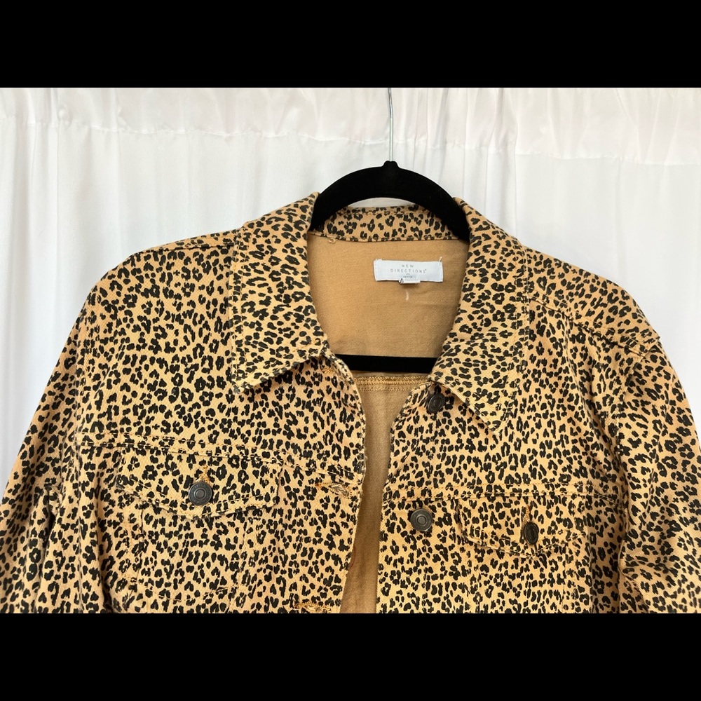 Animal print jeans style women’s jacket - like new
